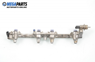 Fuel rail with injectors for Ford Galaxy 2.0, 116 hp, 1997