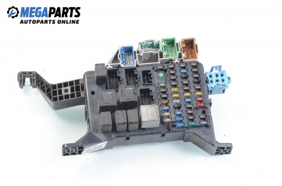 Fuse box for Ford Mondeo Mk III 2.0 16V DI, 90 hp, station wagon, 2002