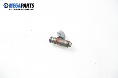 Gasoline fuel injector for Volkswagen Lupo 1.4 16V, 75 hp, 2003