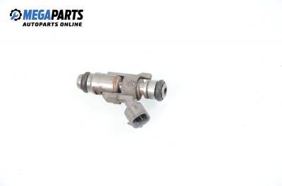 Gasoline fuel injector for Citroen C4 1.4 16V, 88 hp, coupe, 2007