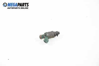 Gasoline fuel injector for Volkswagen Sharan 2.0, 115 hp, 1995 № Siemens 037906031AA