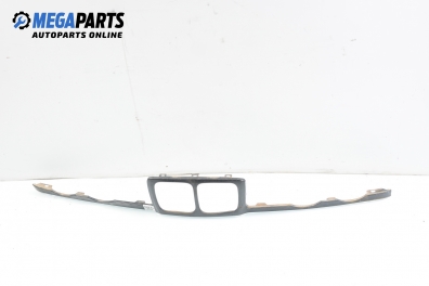 Ornament inferior faruri pentru BMW 5 (E34) 2.4 td, 115 cp, sedan automat, 1991