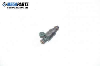 Gasoline fuel injector for Audi A3 (8L) 1.6, 101 hp, 3 doors, 1997