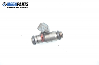 Duza benzină pentru Volkswagen Golf IV 1.4 16V, 75 cp, 3 uși, 1998