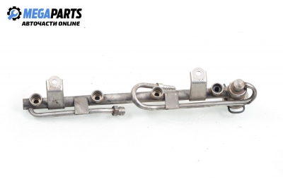 Fuel rail for Audi A4 (B5) 1.8 20V, 125 hp, sedan, 1997