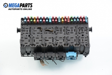 Fuse box for Volkswagen Passat (B4) 1.9 TDI, 90 hp, sedan, 1994