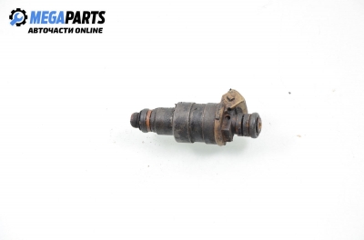 Gasoline fuel injector for Renault Espace II 2.2, 108 hp, 1992