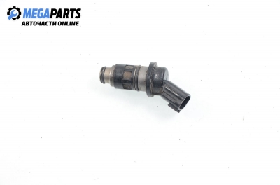 Gasoline fuel injector for Nissan Primera (P11) (1995-2002) 1.6, sedan