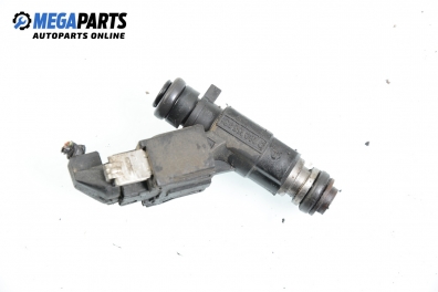 Duza benzină pentru Volkswagen Polo (6N/6N2) 1.0, 50 cp, 3 uși, 1998