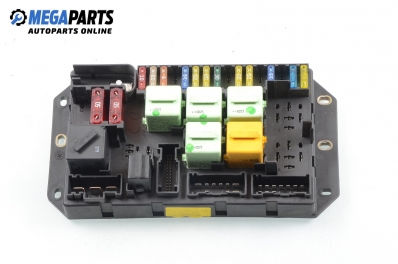 Fuse box for Land Rover Range Rover III 4.4 4x4, 286 hp automatic, 2002 № 518776109