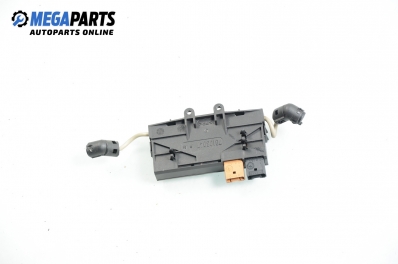 Senzor de volum pentru Audi A8 (D2) 3.3 TDI Quattro, 224 cp, sedan automat, 2000 № 70103047