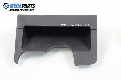 Interieur kunststoffbauteile für Toyota Yaris 1.3 VVT-i, 87 hp, hecktür, 5 türen, 2006, position: links, vorderseite