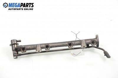 Fuel rail for Hyundai Lantra 1.6, 90 hp, station wagon, 1996