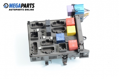 Fuse box for Renault Laguna II (X74) 1.9 dCi, 120 hp, station wagon, 2002