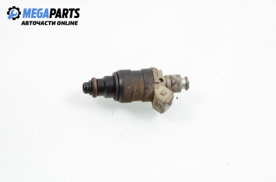 Gasoline fuel injector for Audi 80 (B4) 1.6, 101 hp, sedan, 1994