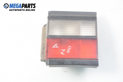 Innere bremsleuchte für Volkswagen Passat (B3) 1.8, 90 hp, sedan, 1989, position: rechts