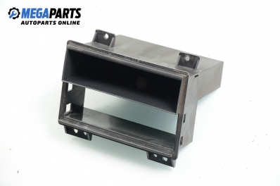 Central console for Ford Fiesta V 1.3, 69 hp, 5 doors, 2003
