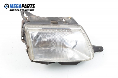 Far pentru Citroen Saxo 1.1, 60 cp, 3 uși, 1998, poziție: dreapte