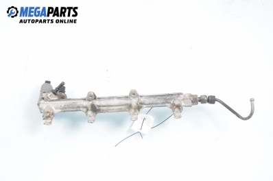 Fuel rail for Renault Laguna II (X74) 2.0 16V, 140 hp, hatchback, 2002