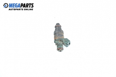 Gasoline fuel injector for Audi A3 (8L) 1.6, 101 hp, 3 doors, 1997