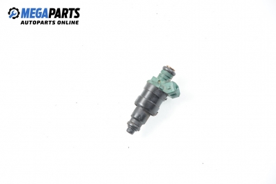 Gasoline fuel injector for Renault Clio II 1.4, 75 hp, hatchback, 5 doors, 1999