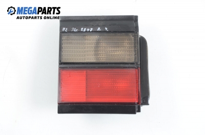Innere bremsleuchte für Volkswagen Passat 2.0 16V, 136 hp, sedan, 1992, position: links