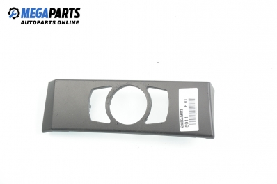 Plastic interior pentru BMW 5 (E60, E61) 3.0 d, 218 cp, combi automat, 2005