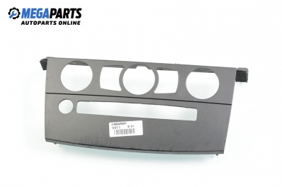 Central console for BMW 5 (E60, E61) 3.0 d, 218 hp, station wagon automatic, 2005