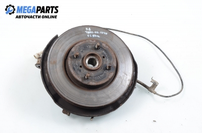 Knuckle hub for Toyota Yaris 1.3 VVT-i, 87 hp, hatchback, 5 doors, 2006, position: front - right
