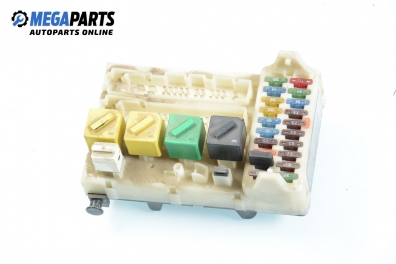 Fuse box for Ford Mondeo Mk I 1.6 16V, 90 hp, station wagon, 1994