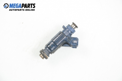 Gasoline fuel injector for Mercedes-Benz CLK-Class 209 (C/A) 2.4, 170 hp, coupe automatic, 2005