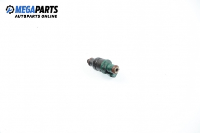 Gasoline fuel injector for Audi A3 (8L) 1.6, 101 hp, 3 doors, 1996