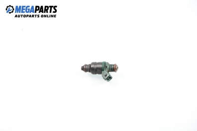 Gasoline fuel injector for Audi A3 (8L) 1.6, 101 hp, 3 doors, 1996