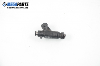 Gasoline fuel injector for Mercedes-Benz CLK-Class 208 (C/A) 3.2, 218 hp, coupe automatic, 1999