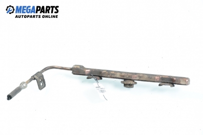 Fuel rail for Toyota Corolla (E120; E130) 1.4 VVT-i, 97 hp, sedan, 2004