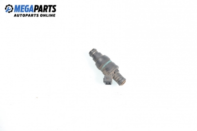 Gasoline fuel injector for BMW 5 (E34) 1.8, 115 hp, sedan, 1993