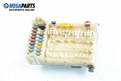 Fuse box for Ford Mondeo Mk I 1.8 TD, 88 hp, sedan, 1994