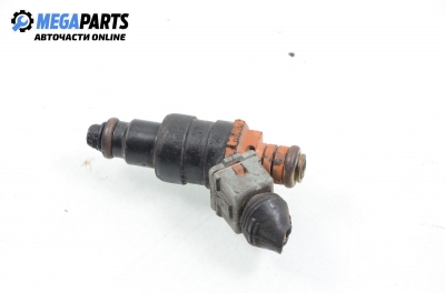 Gasoline fuel injector for Renault Espace II 2.2, 108 hp, 1994