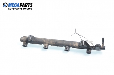 Fuel rail for Kia Rio 1.5 16V, 98 hp, station wagon, 2002