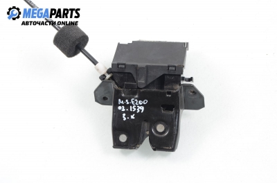 Încuietoare portbagaj for Mercedes-Benz E-Class 211 (W/S) (2002-2009) 1.8, sedan automatic, position: din spate
