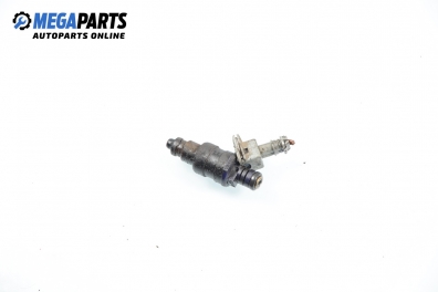 Gasoline fuel injector for Renault Megane I 1.6, 90 hp, sedan, 1999