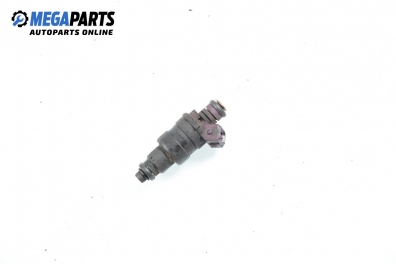 Gasoline fuel injector for Opel Omega B 2.0 16V, 136 hp, station wagon, 1995