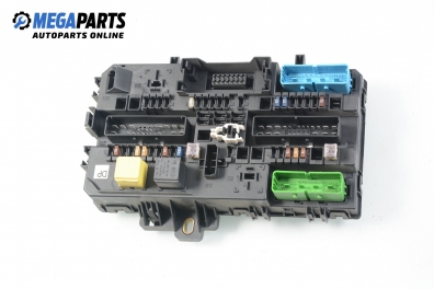 Fuse box for Opel Astra H 1.6, 105 hp, hatchback, 5 doors, 2005 № GM 13 181 278