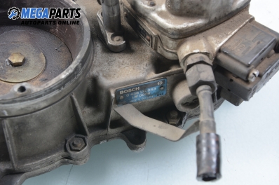 Mechanical fuel injection for Mercedes-Benz 124 (W/S/C/A/V) 2.3, 136 hp, sedan automatic, 1992 № Bosch 0 438 121 043
