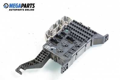 Fuse box for Ford Mondeo Mk III 2.0 16V TDCi, 115 hp, station wagon, 2006