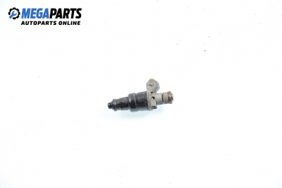 Gasoline fuel injector for Mercedes-Benz 124 (W/S/C/A/V) 2.0, 136 hp, sedan, 1995