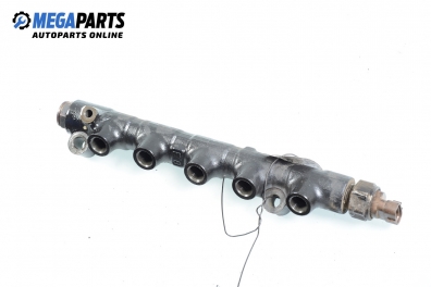 Fuel rail for Toyota RAV4 (XA20) 2.0 D-4D, 116 hp, 5 doors, 2003