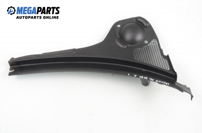 Capac sub ștergătoare pentru Renault Laguna 2.2 dCi, 150 cp, combi, 2002, poziție: dreapte