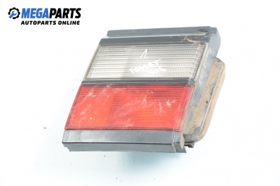 Inner tail light for Volkswagen Passat (B3) 1.8, 90 hp, sedan, 1990, position: left