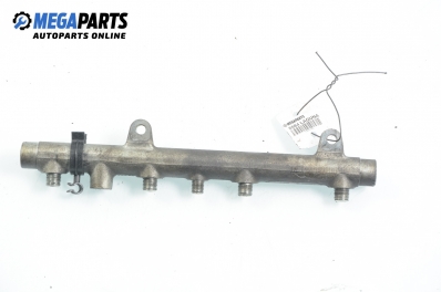 Fuel rail for Renault Laguna II (X74) 1.9 dCi, 120 hp, hatchback, 2002